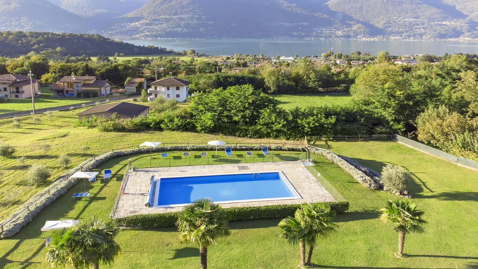 Dalia - Happy Rentals Colico